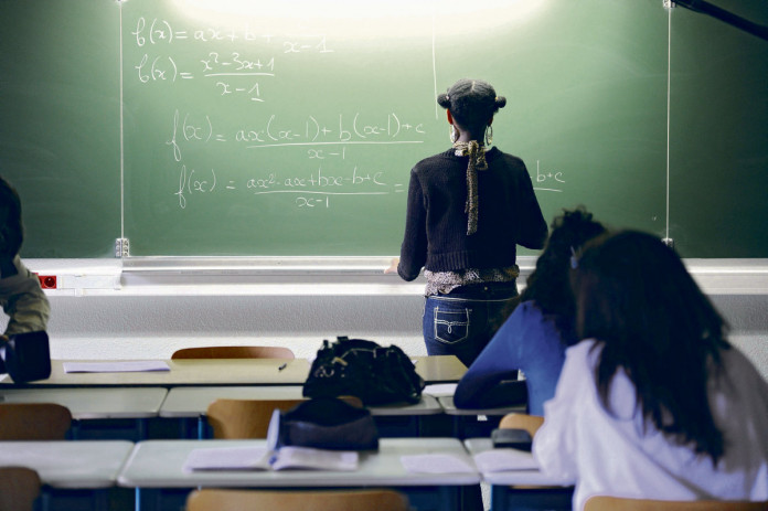 Objectif affiché de la réforme : «	élever le niveau	». Dans les faits, seuls les meilleurs tirent leur épingle du jeu. Gilles Rolle/Réa