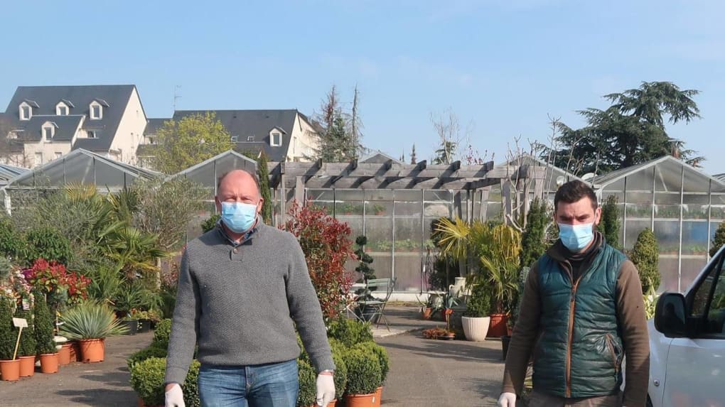 Prêts pour la livraison des plants à repiquer et de quoi garnir les cimetières.