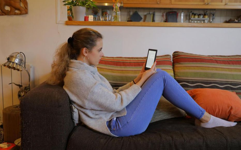  Faute de pouvoir aller emprunter des livres à la bibliothèque, on peut les emprunter numériquement parmi 20 000 titres proposés par la Ville de Paris. Il suffit de s’inscrire si on ne l’est pas encore.